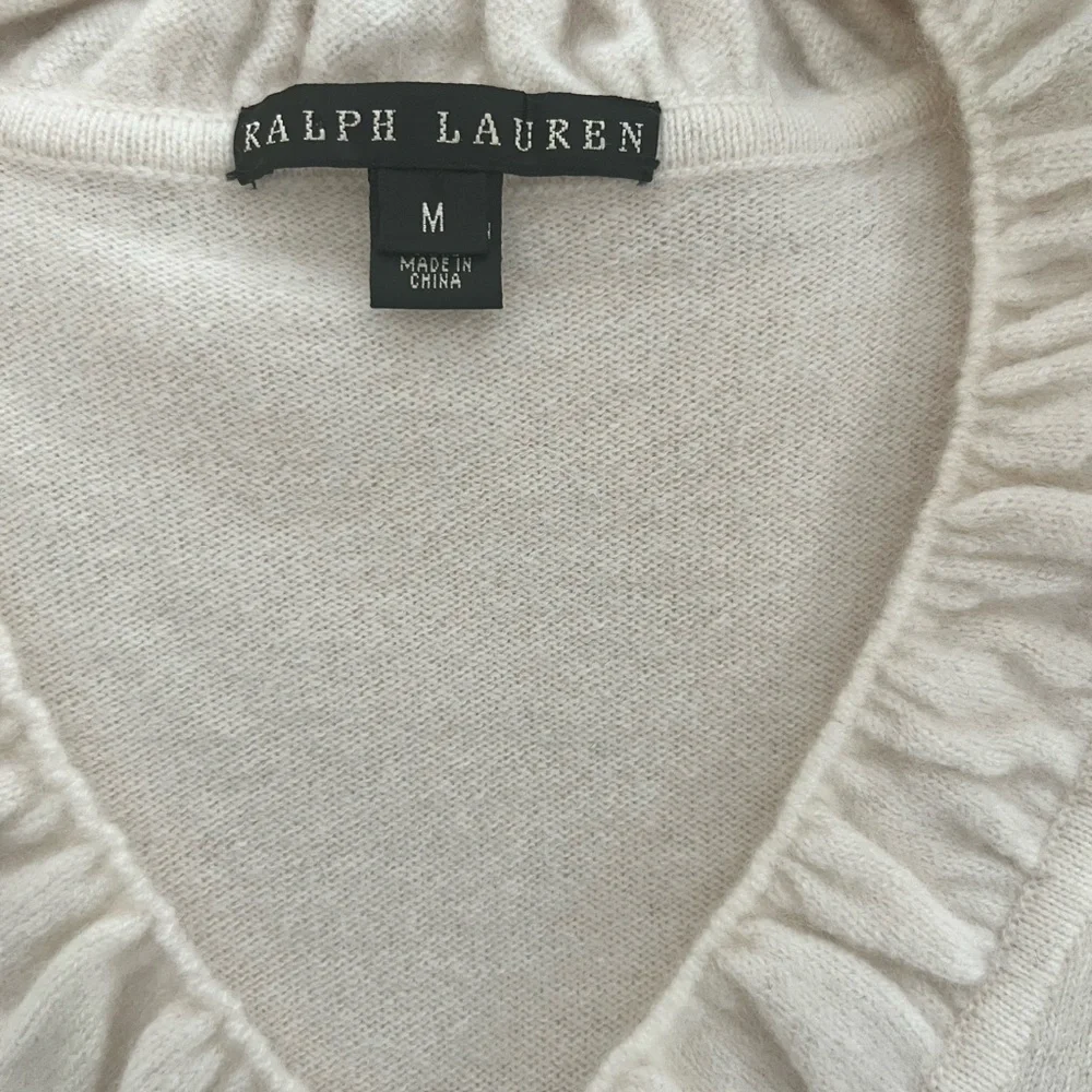 Ralph Lauren 100% Cashmere Ruffle V-Neck Sweater – Ivory, Size M - Picture 3 of 5
